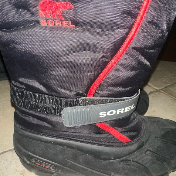 s-l400.jpg Sorel Black and Red Snow Boots